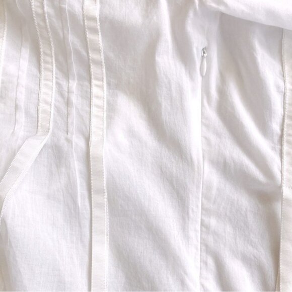 Chelsea and Theodore ribbon detail light cotton blouse w flared sleeves. Size 6 - Picture 6 of 10